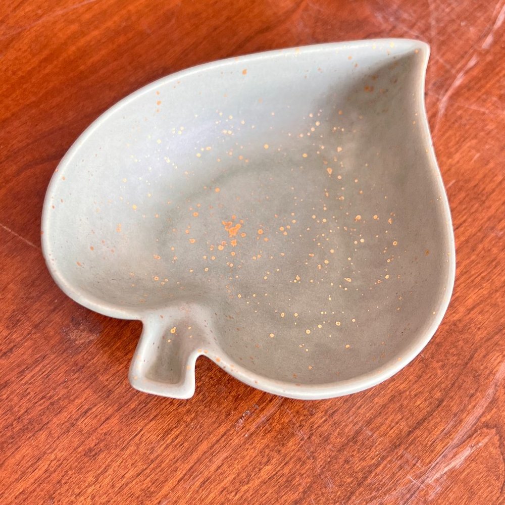 FINAL DROP: VTG green & gold trinket ceramic "leaf" dish